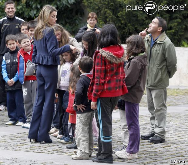 AGENDA PERSONAL DE LA PRINCESA LETIZIA Nº (2) - Página 97 1128056-princess-letizia-of-spain-visits-the-620x0-1