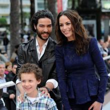 Bérénice Bejo et Tahar Rahim arrivent sur le plateau du Grand Journal de Canal+ durant le 66e Festival de Cannes, le 16 mai 2013.