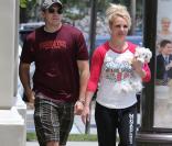 Britney Spears, au top et amoureuse: Elle dévoile le schtroumpfesque Ooh La La
