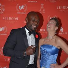 Lorie hilare au côté de Jimmy Jean-Louis à la soirée d'ouverture du VIP Room à Cannes le 15 mai 2013.