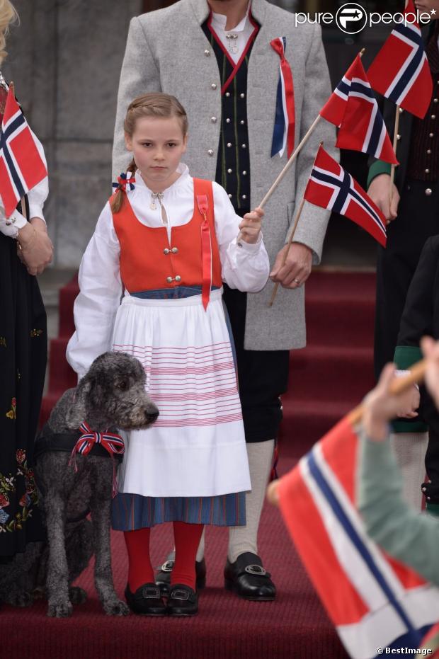 CASA REAL DE NORUEGA - Página 59 1128758-le-prince-haakon-la-princesse-mette-620x0-1