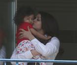 Aishwarya Rai, maman câline pour son irrésistible fille Aaradhya, bientôt 2 ans