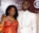 Kanye West et sa mère Donda lors des Grammy Awards en février 2005.