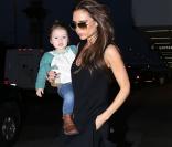 Victoria Beckham : Fatiguée mais stylée avec sa fille, la craquante Harper