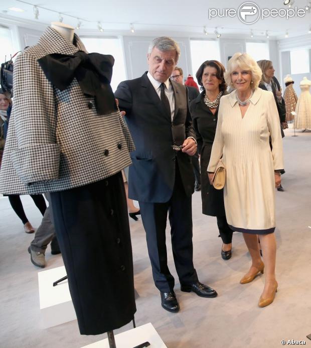 CASA REAL BRITÁNICA - Página 93 1140666-the-duchess-of-cornwall-looks-at-620x0-1