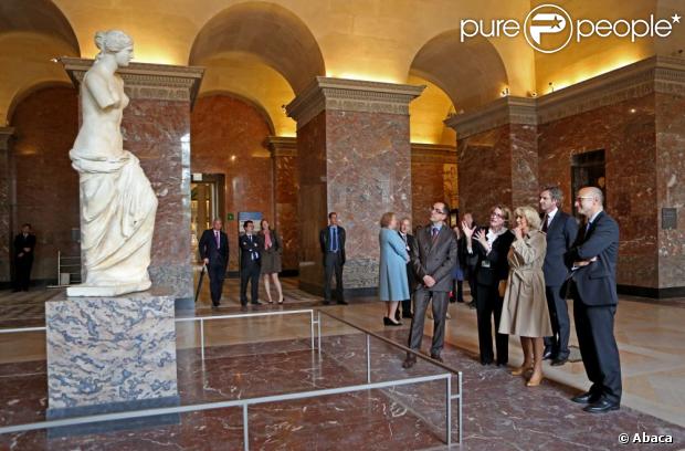 CASA REAL BRITÁNICA - Página 94 1140677-the-duchess-of-cornwall-views-venus-de-620x0-1