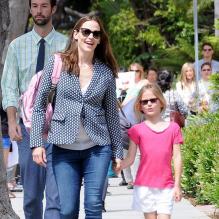 Jennifer Garner va chercher sa fille Violet, le 5 juin 2013 à Santa Monica