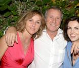 Yves Rénier, sa femme Karin, et Caroline Barclay
