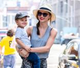 Miranda Kerr : Maman stylée avec Flynn, qui a bien grandi