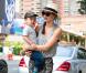 Le top australien Miranda Kerr et son fils Flynn se baladent dans les rues de New York le 18 juin 2013