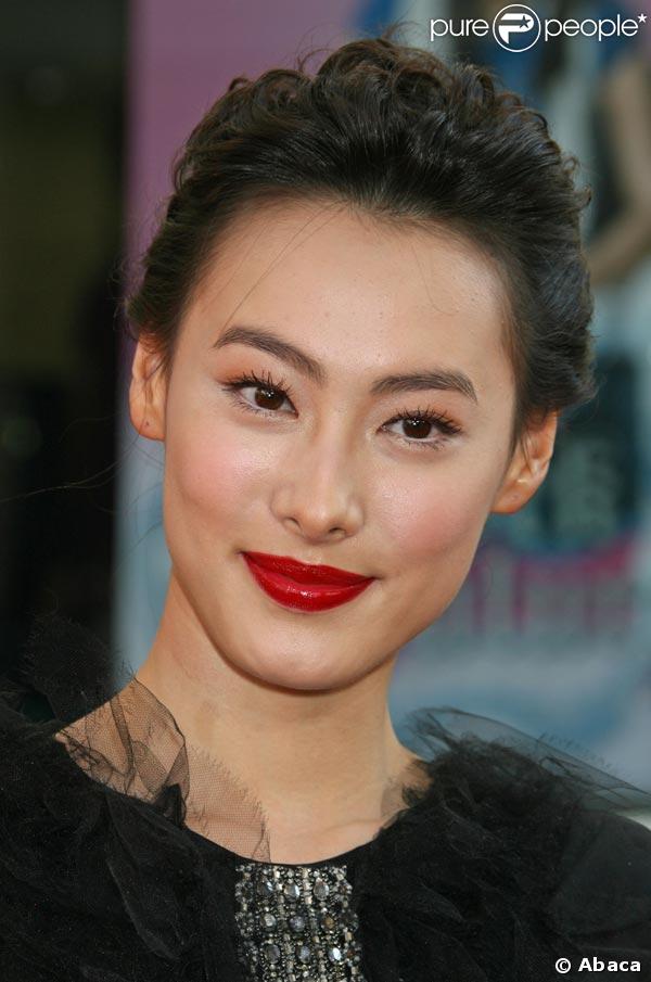 Isabella Leong - Wallpaper