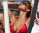 PHOTOS : Bar Refaeli, sublime sur la plage de Saint-Tropez !