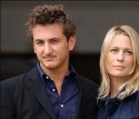 Robin Wright et Sean Penn en août 2001
