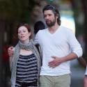 PHOTOS : Julianne Moore et son mari, ciné et promenade en amoureux !