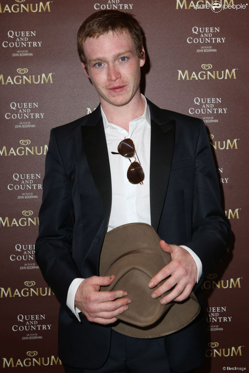 ♙ai 說 當初在XMEN初戀裡面飾演海妖(Banshee)一角的Caleb Landry Jones http//img3.wikia