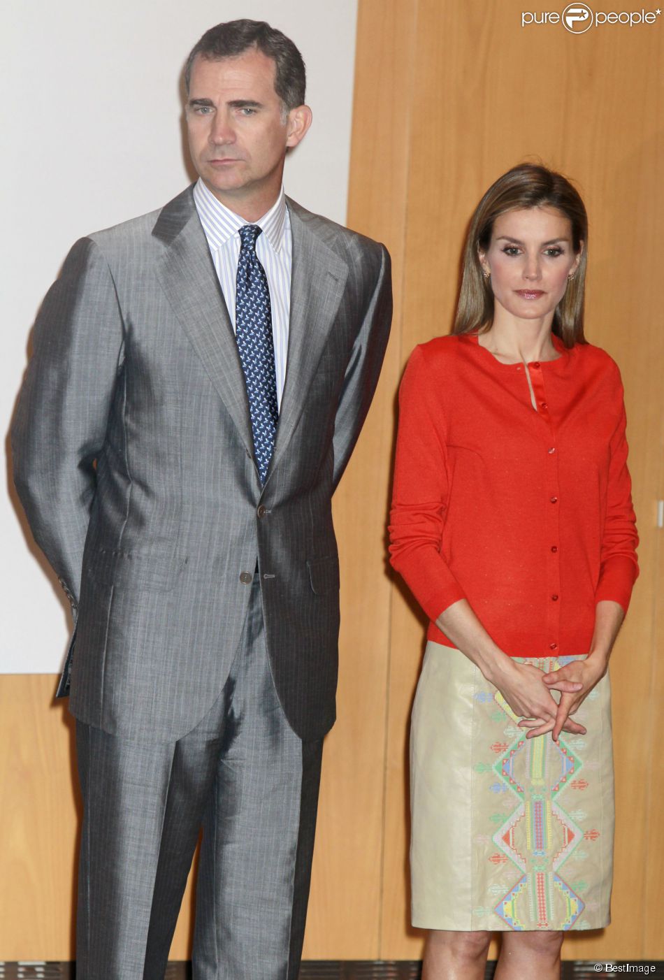 AGENDA DE SM. REYES FELIPE y LETIZIA - Página 10 1525021-le-roi-felipe-vi-et-la-reine-letizia-950x0-1