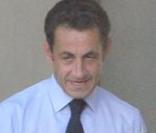 Nicolas Sarkozy se rend seul au mariage de son fils Jean