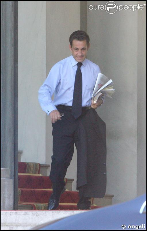 Nicolas Sarkozy se rend seul au mariage de son fils Jean