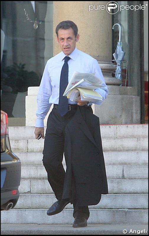 Nicolas Sarkozy se rend seul au mariage de son fils Jean