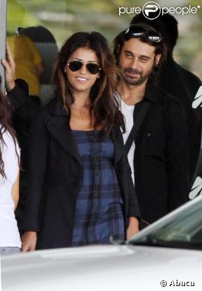 Monica Cruz et Jordi Molla à l'aéroport de Séville