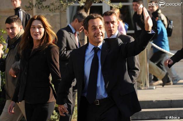 Nicolas Sarkozy et Carla Bruni ouvrent l'Elysée au public
