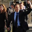 PHOTOS : 'Viens, Carlita !' : Nicolas Sarkozy et Carla Bruni prennent un bain de foule à l'Elysée !
