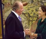 Ingrid Betancourt avec le roi Juan Carlos d\'Espagne
