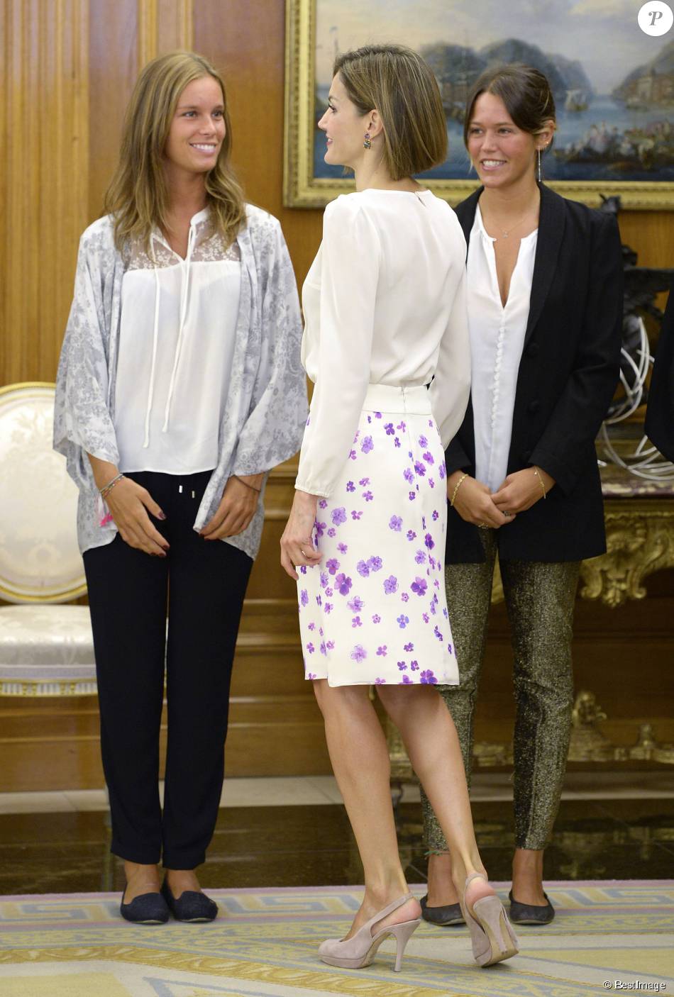 AGENDA PERSONAL DE LA REINA LETIZIA   - Página 78 1924036-letizia-d-espagne-lors-d-une-audience-950x0-2