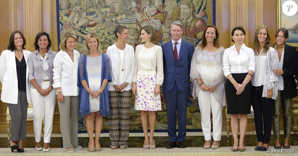 AGENDA PERSONAL DE LA REINA LETIZIA   - Página 78 1924042-letizia-d-espagne-lors-d-une-audience-950x0-2