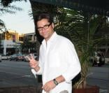 John Stamos  à la sortie d'un restaurant de Los Angeles