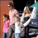 REPORTAGE PHOTOS : Lorenzo Lamas retrouve... femme et enfants !