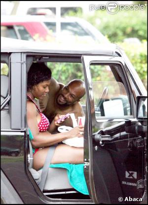 Serena Williams fait du surf avec son petit ami Common