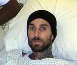 Travis Barker a l'hôpital après son accident d'avion
