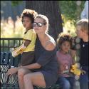 REPORTAGE PHOTO : Heidi Klum, très sexy, chouchoute ses enfants !