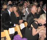 Pierce Brosnan et sa femme, devant eux : Sting et Trudie Styler, derrière eux : Brbra Streisand et James Brolin