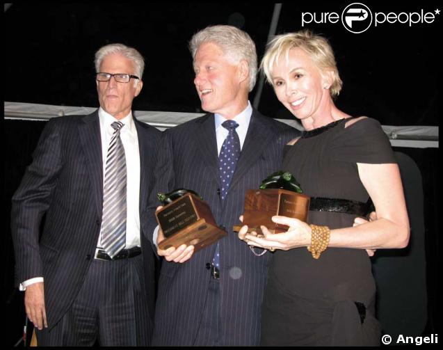 Ted Danson, Bill Clinton et Trudie Styler