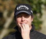 Hugh Grant va avoir tout le temps de jouer au golf...