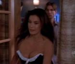 Teri Hatcher, pour séduire son homme, elle lui fait un strip tease !