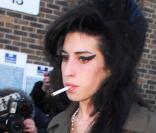 Amy Winehouse se rend à la prison où est incarcéré son mari