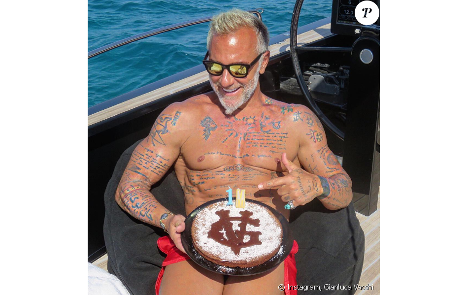 http://static1.purepeople.com/articles/8/19/49/28/@/2526033-gianluca-vacchi-950x0-1.png