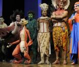 Valérie Damidot avec la troupe du Roi Lion, le 2/12/08
