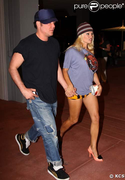 Pamela Anderson sort en culotte dans la rue avec david Lachapelle