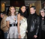 Sylivie Tellier, Chloé Mortaud et Antoine de Caunes qui n'arrive pas très bien à lire...