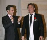 Nicolas Sarkozy remet la légion d'honneur à Roberto Alagna
