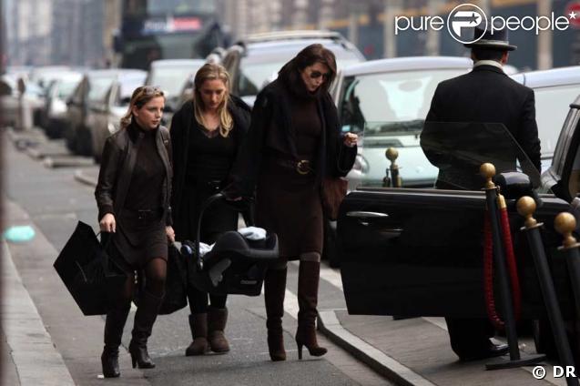 Cécilia Attias avec ses filles et son petit-fils