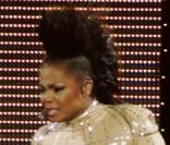 On lui avait pourtant dit à Janet Jackson de virer son styliste ! Résultat, avec ce look, elle figure dans la liste noire des looks 2008