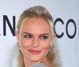 Kate Bosworth dans sa robe Chanel, un look improbable 