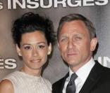 Daniel Craig et sa fiancée Satsuki Mitchell lors de l'avant-première parisienne des Insurgés