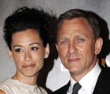 Daniel Craig et sa fiancée Satsuki Mitchell lors de l'avant-première parisienne des  Insurgés 
