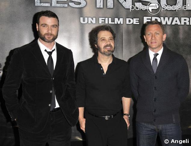Liev Schreiber, Edward Zwick et Daniel Craig lors du photo-call à Paris du film  Les Insurgés 